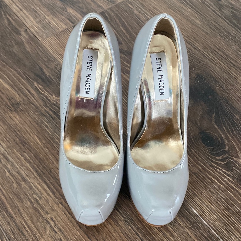 NWT Steve Madden Gray Pumps Size 6